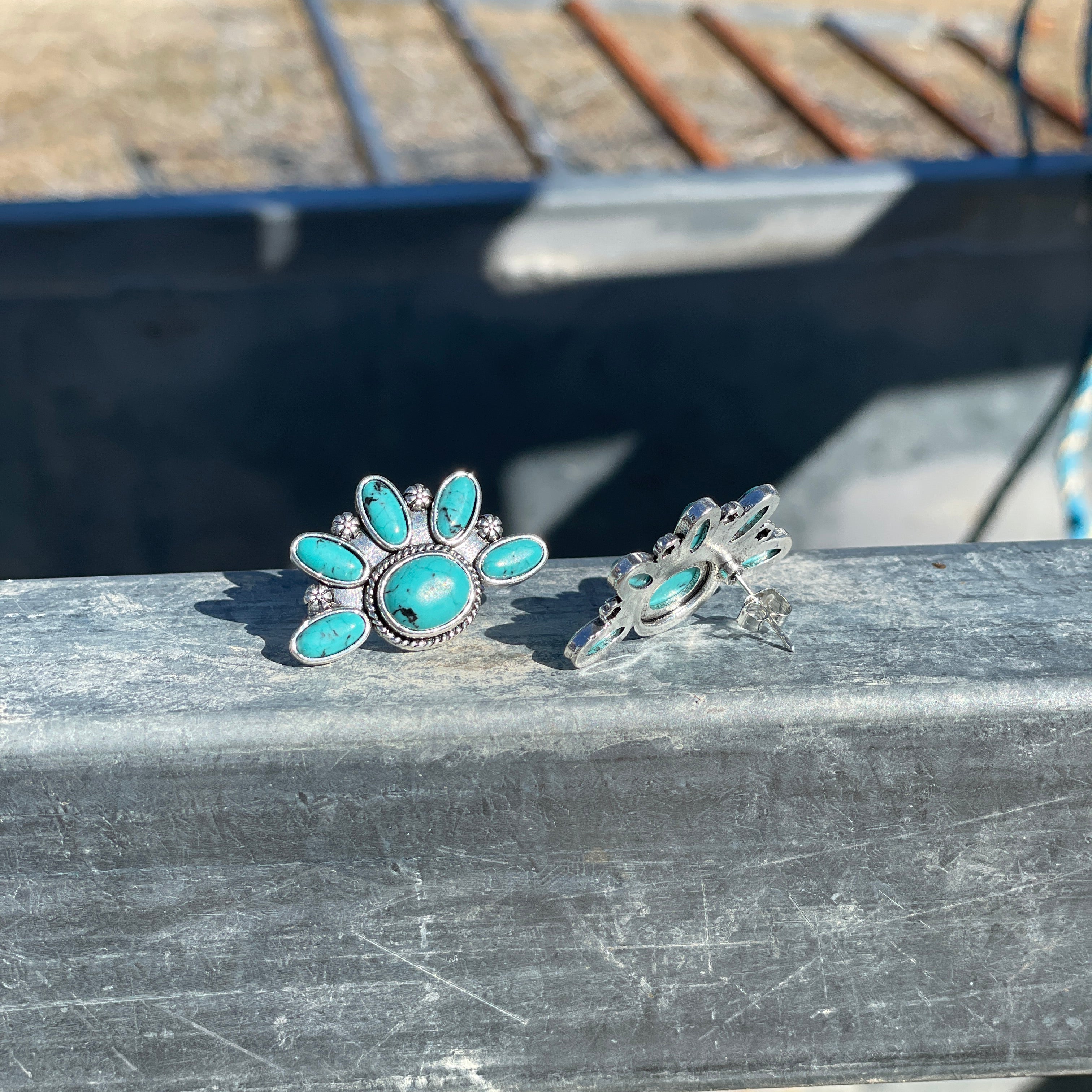 Turquoise Fan Stud-Western Culture Leather