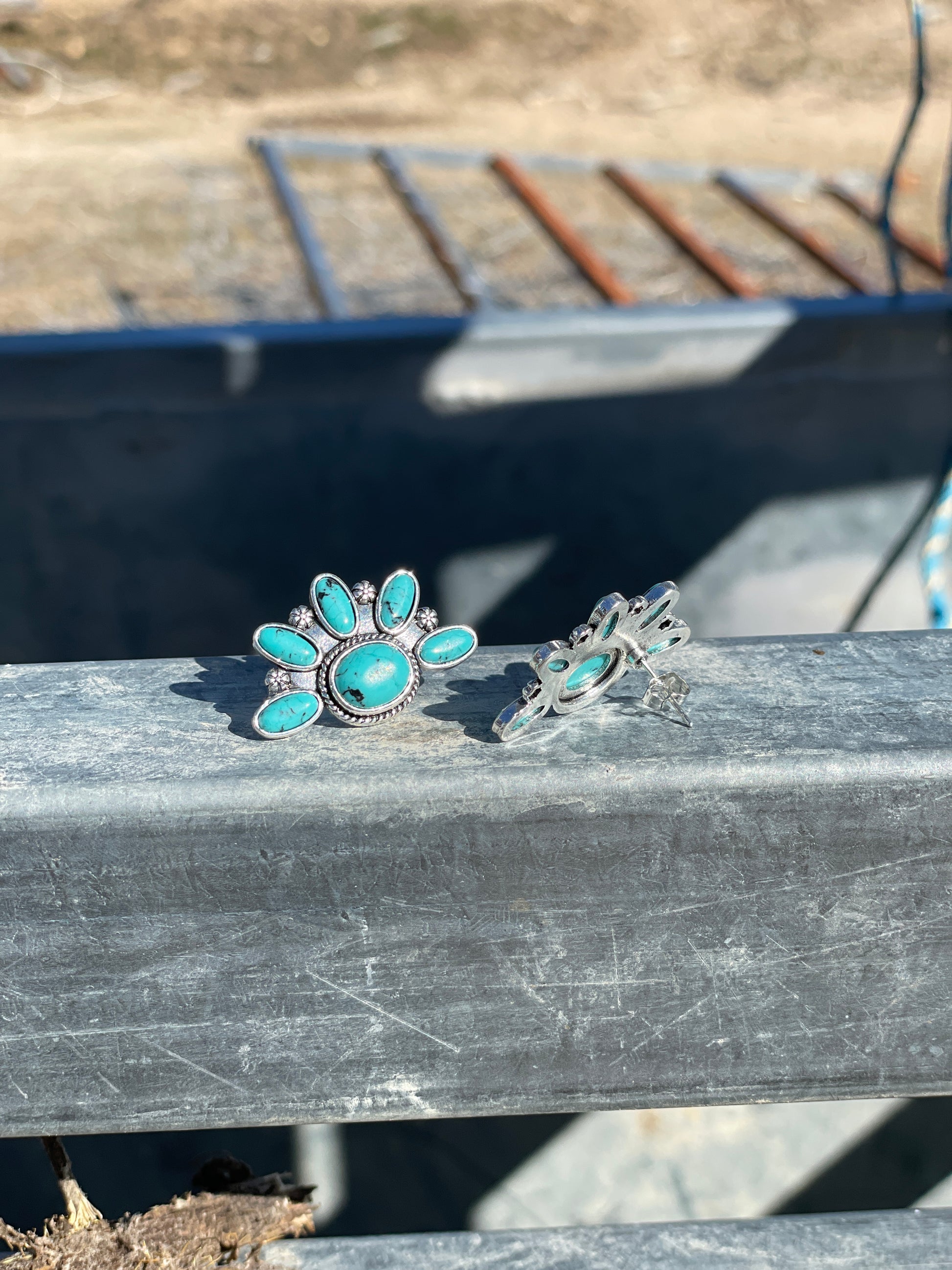 Turquoise Fan Stud-Western Culture Leather